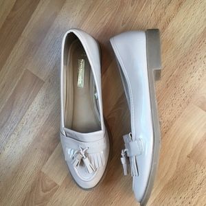 ATMOSPHERE Women's Tan lofter Size 10